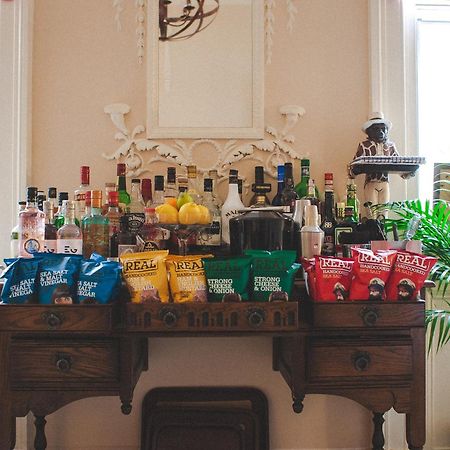 Bed and Breakfast Darwin'S Townhouse Shrewsbury Exterior foto A wet bar