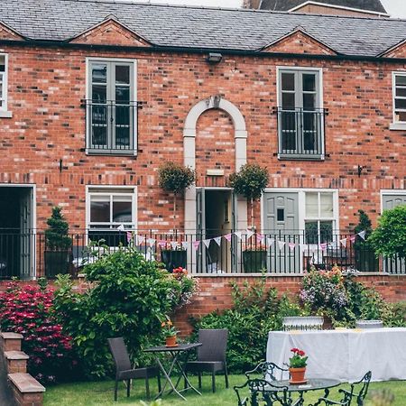 Bed and Breakfast Darwin'S Townhouse Shrewsbury Exterior foto The former railway station