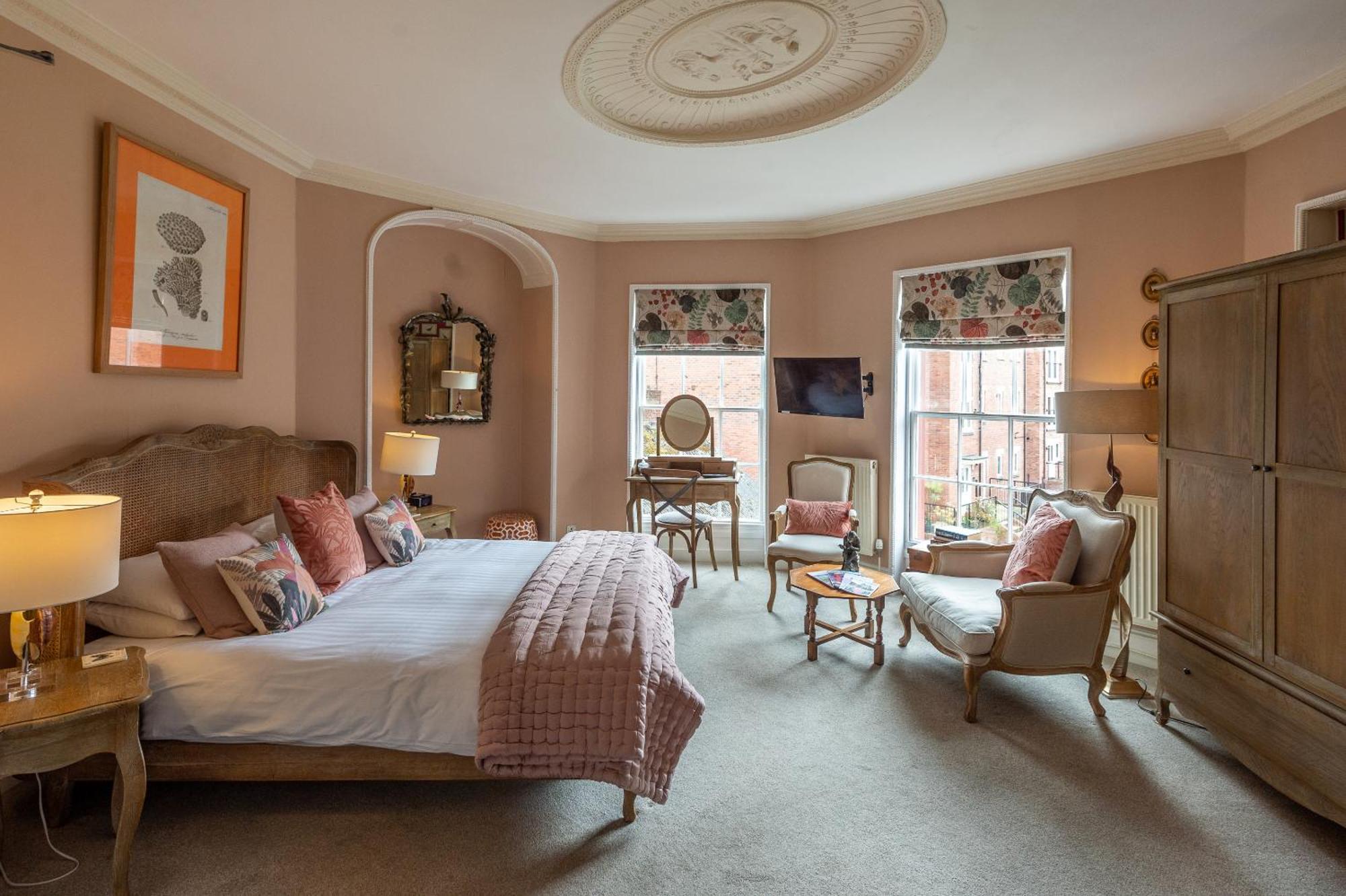 Bed and Breakfast Darwin'S Townhouse Shrewsbury Habitación foto A bedroom at The Swan